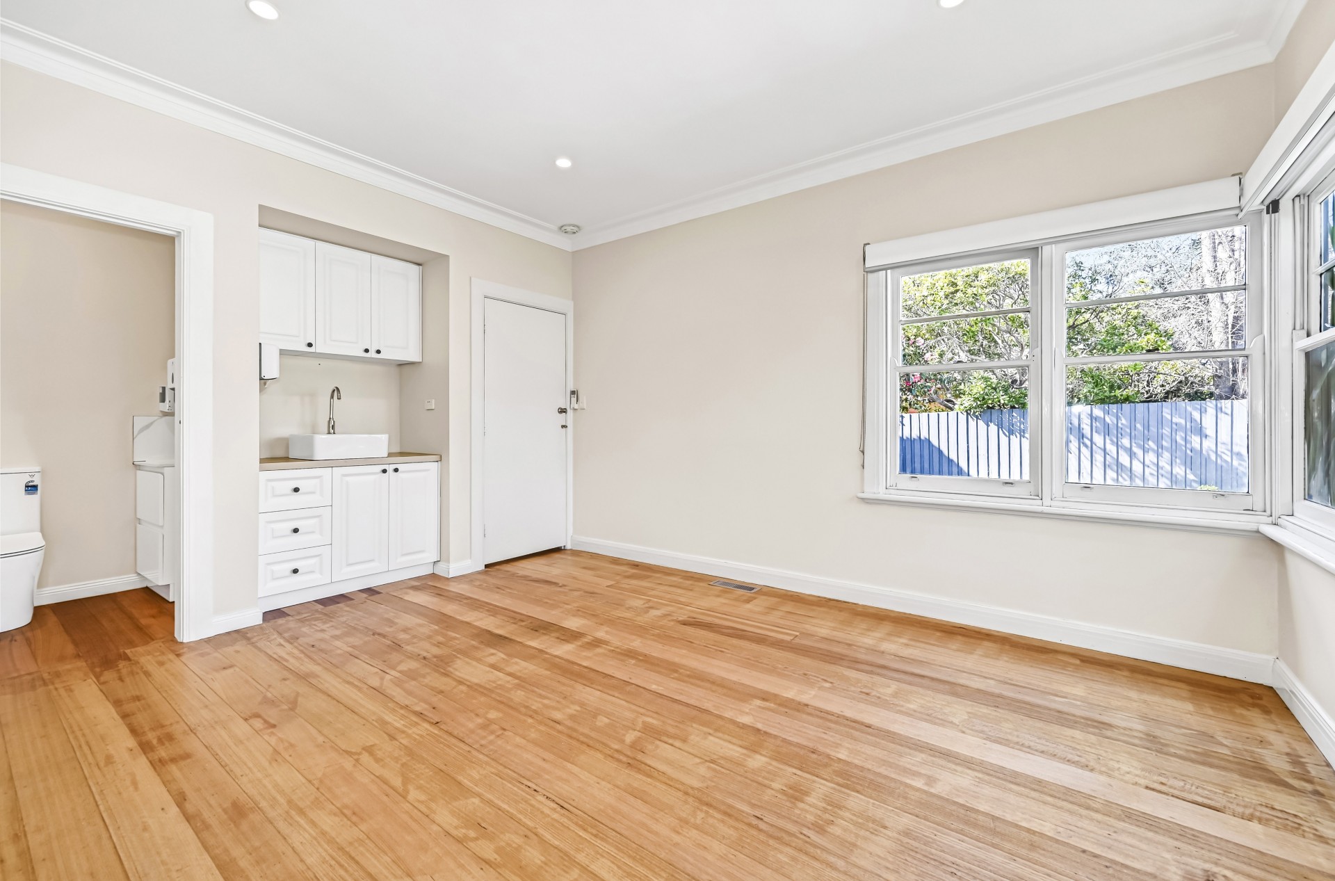 37 High St Road, Ashwood - Image 2